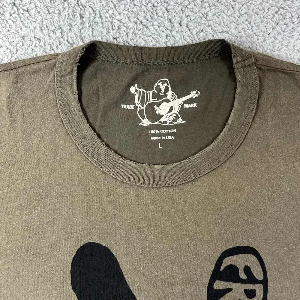 True Religion Graphic T-Shirt Peace Sign FREEDOM Olive‎ Green Men's Size L NWT